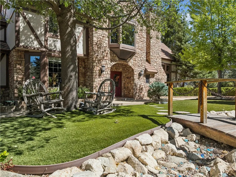28476 North Shore Lake Arrowhead, CA 92352