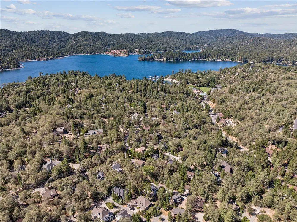 28476 North Shore Lake Arrowhead, CA 92352