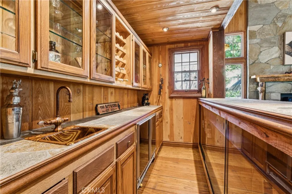 28476 North Shore Lake Arrowhead, CA 92352