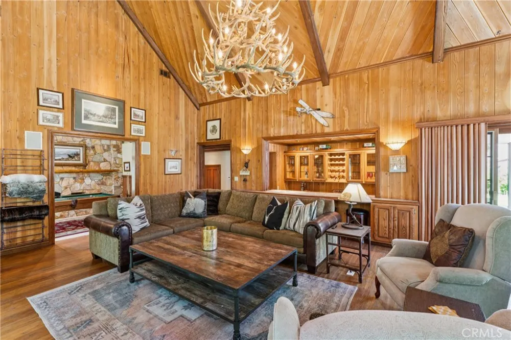 28476 North Shore Lake Arrowhead, CA 92352