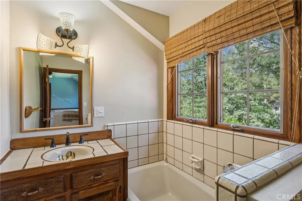 28476 North Shore Lake Arrowhead, CA 92352