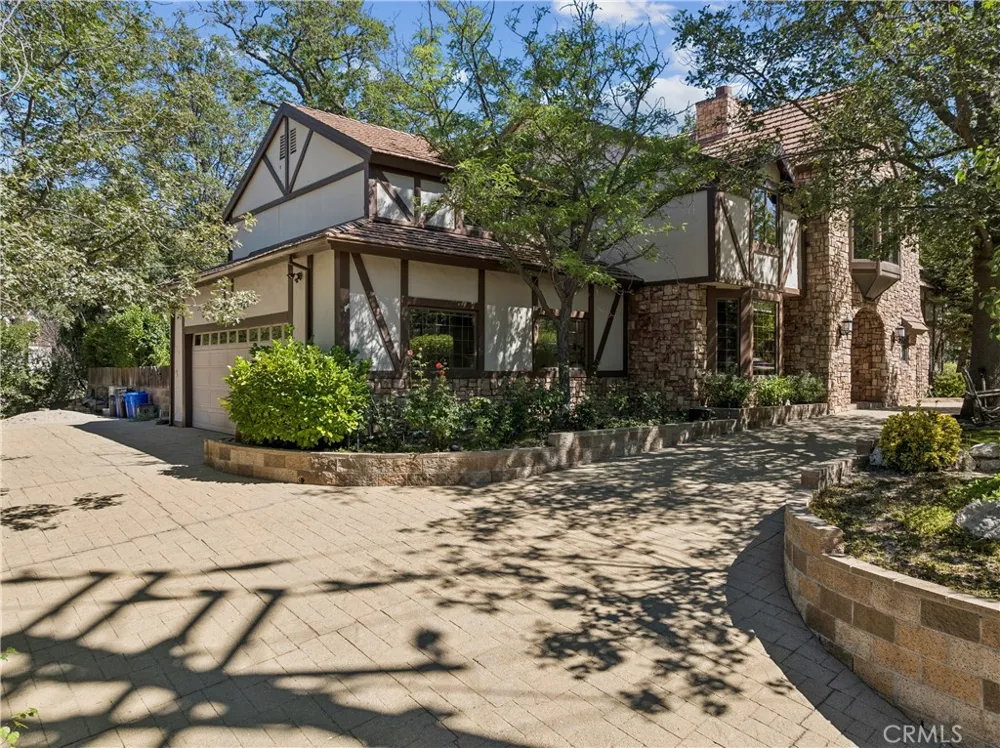 28476 North Shore Lake Arrowhead, CA 92352