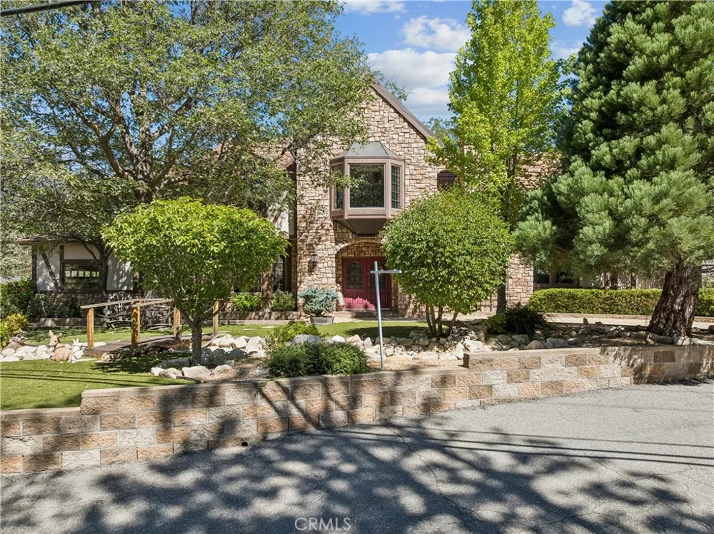 28476 North Shore Lake Arrowhead, CA 92352
