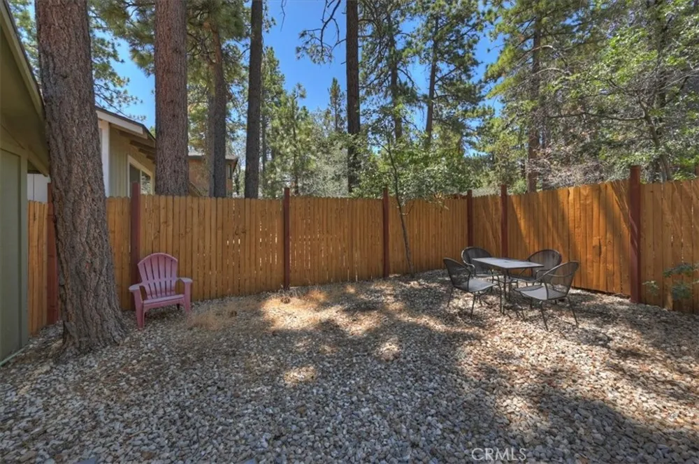 728 Holmes Lane Sugarloaf, CA 92386