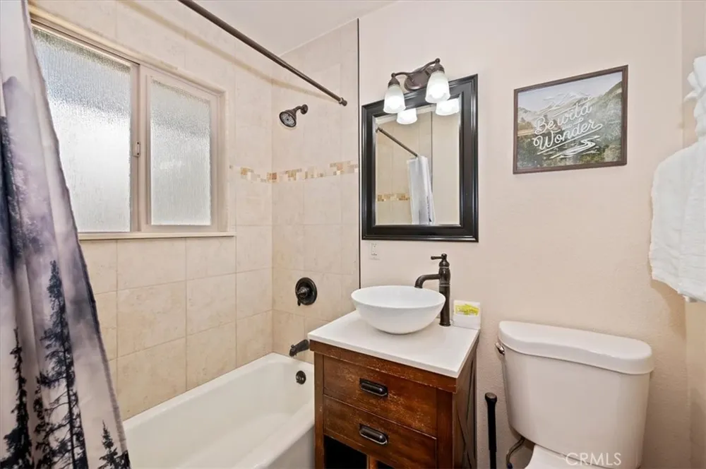 728 Holmes Lane Sugarloaf, CA 92386