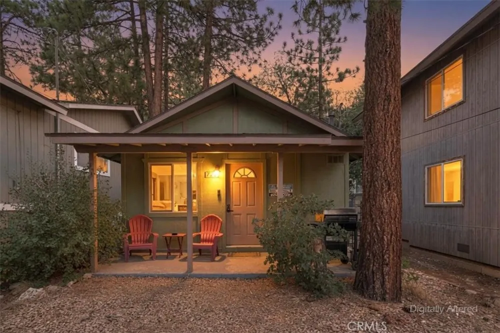728 Holmes Lane Sugarloaf, CA 92386
