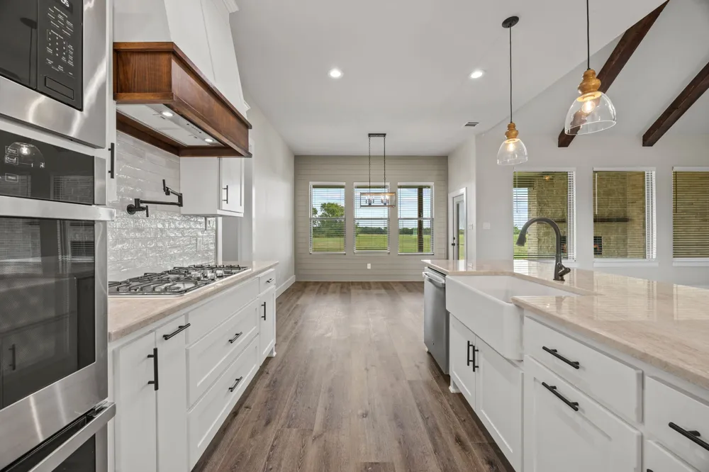 147 CR 207 Valley View, TX 76272