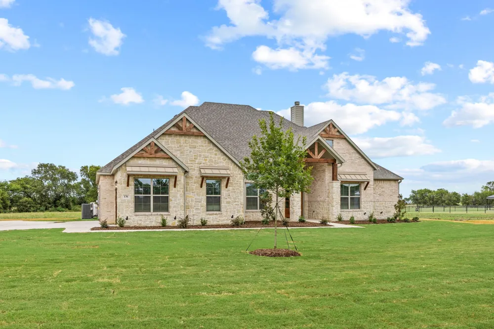 147 CR 207 Valley View, TX 76272