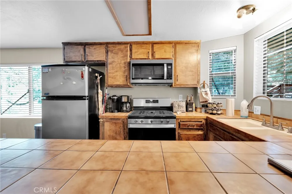 2434 Fir Drive Running Springs, CA 92382
