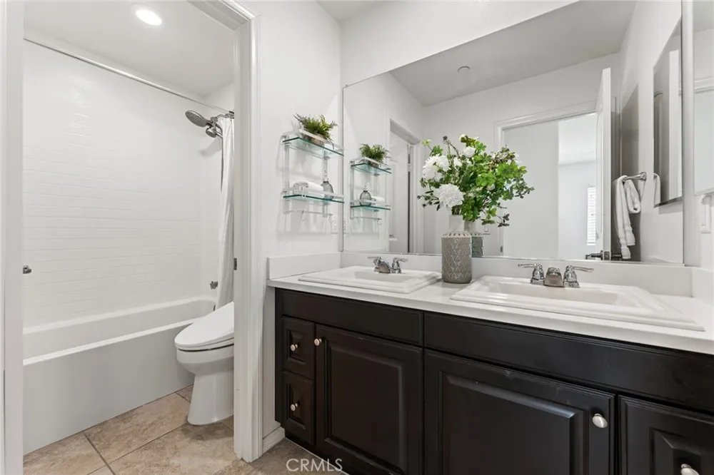 6826 Meander Way Jurupa Valley, CA 91752
