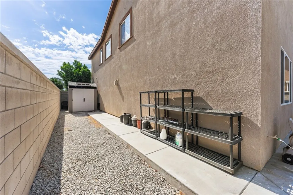 6826 Meander Way Jurupa Valley, CA 91752