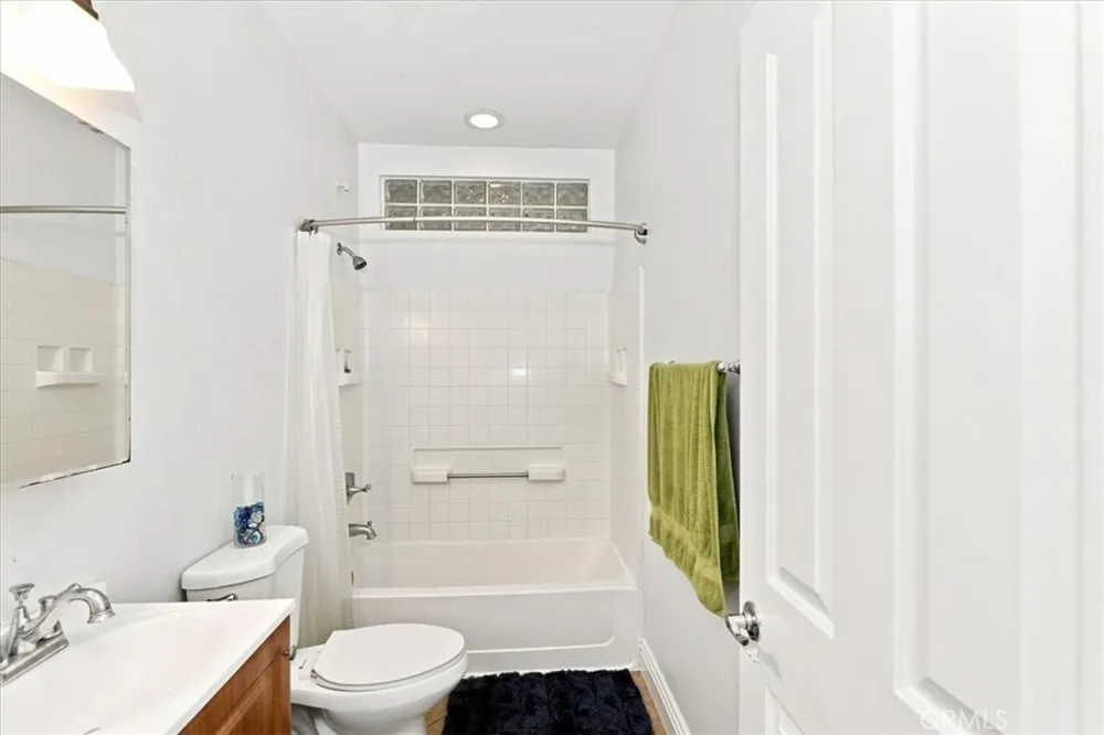 22681 Oakgrove #426 Aliso Viejo, CA 92656