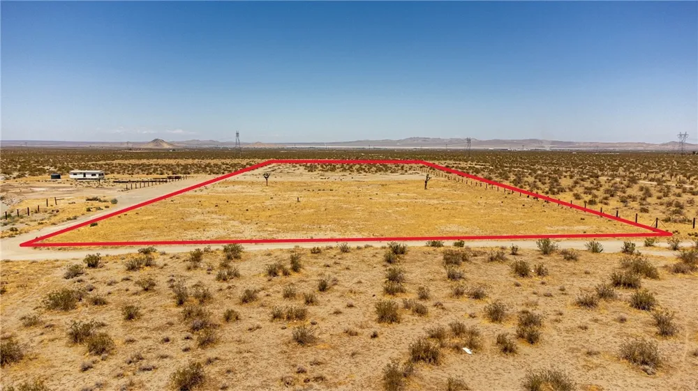 2132 South Pinon Hills, CA 92372