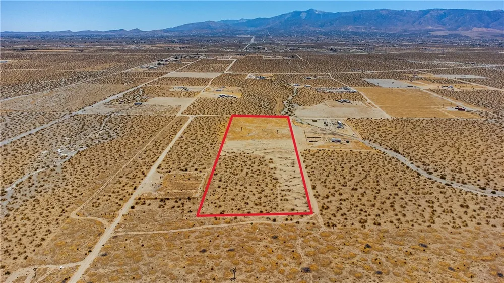 2132 South Pinon Hills, CA 92372