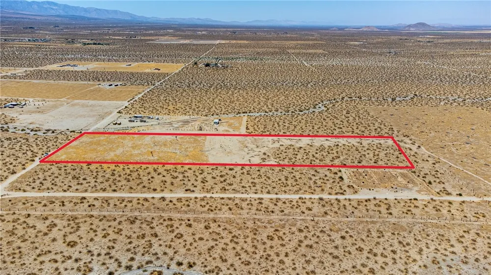 2132 South Pinon Hills, CA 92372