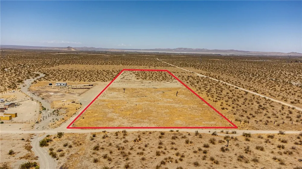 2132 South Pinon Hills, CA 92372