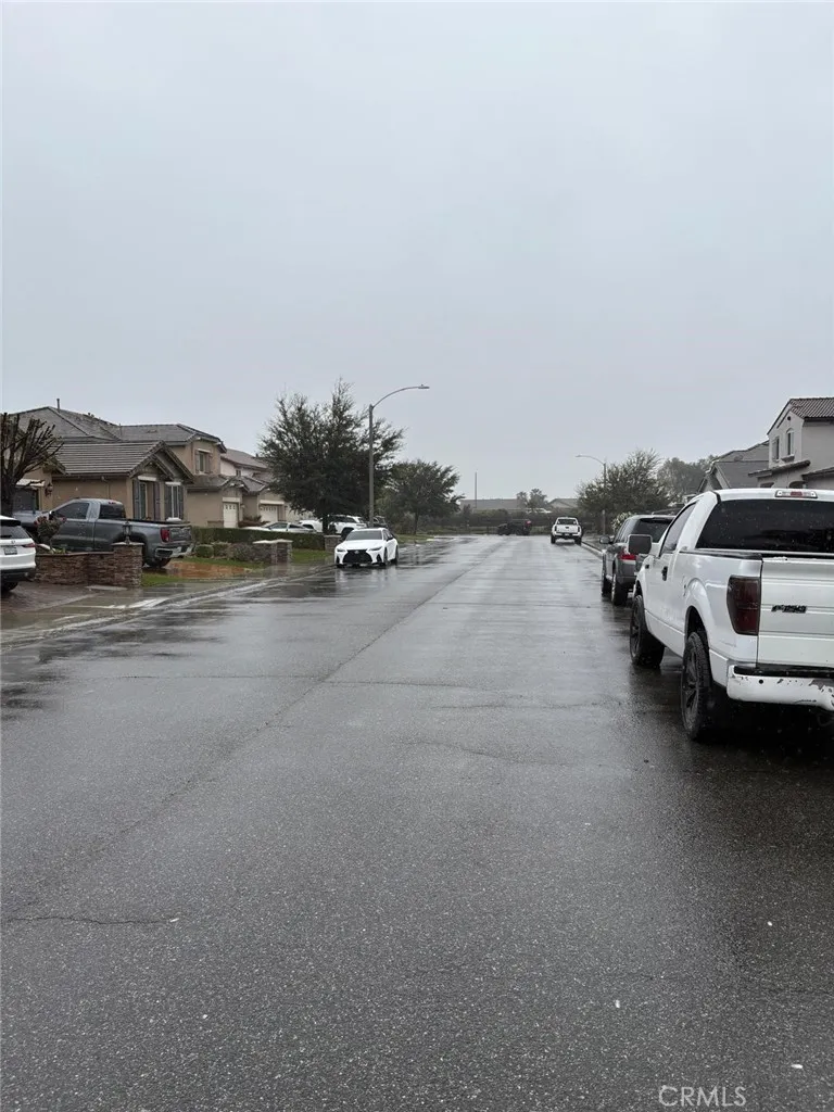 6111 Peregrine Drive Jurupa Valley, CA 91752