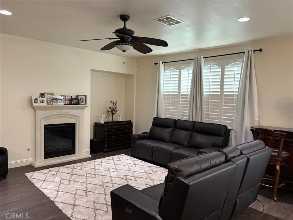 6111 Peregrine Drive Jurupa Valley, CA 91752