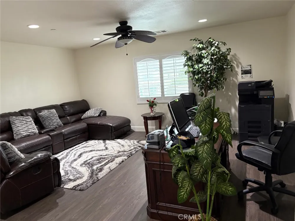 6111 Peregrine Drive Jurupa Valley, CA 91752