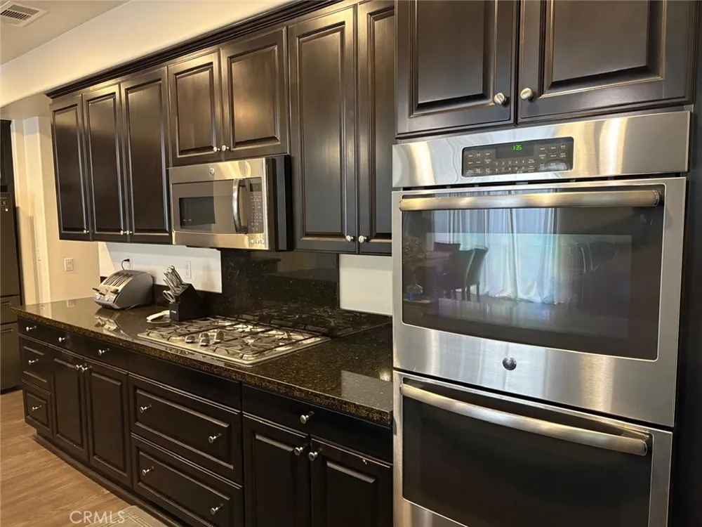 6111 Peregrine Drive Jurupa Valley, CA 91752