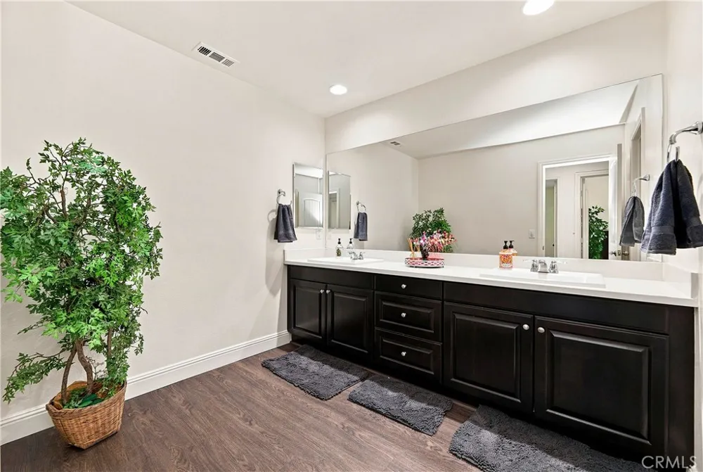 6111 Peregrine Drive Jurupa Valley, CA 91752