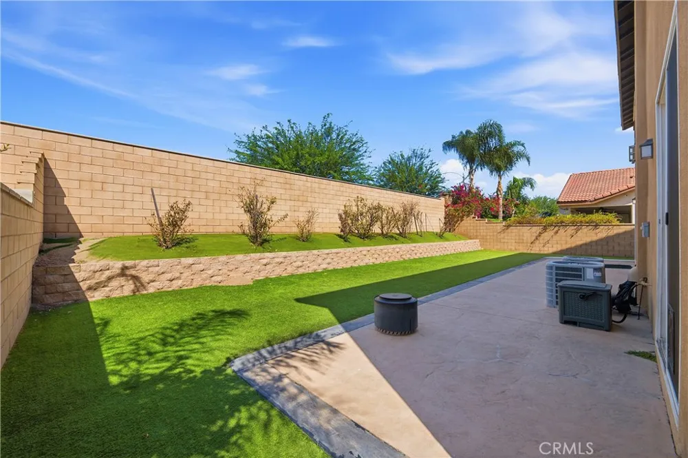 6111 Peregrine Drive Jurupa Valley, CA 91752