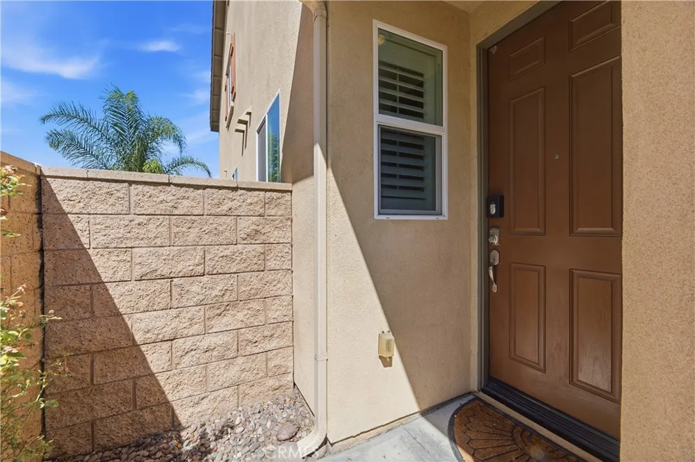 6111 Peregrine Drive Jurupa Valley, CA 91752
