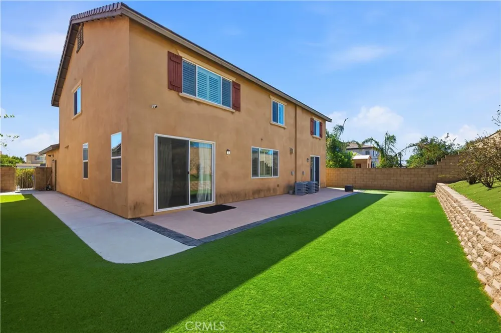 6111 Peregrine Drive Jurupa Valley, CA 91752