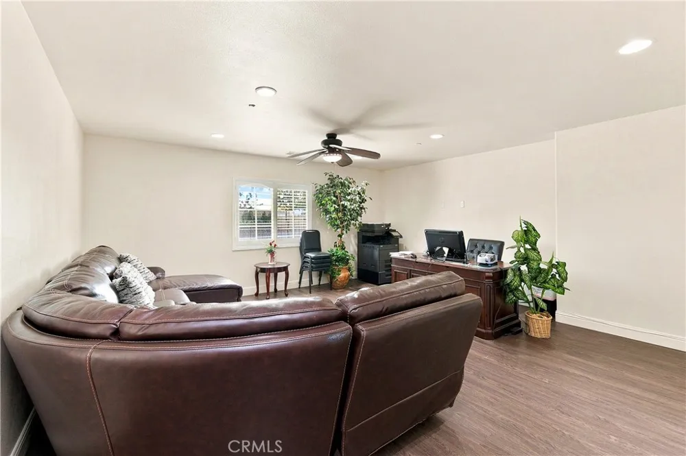 6111 Peregrine Drive Jurupa Valley, CA 91752