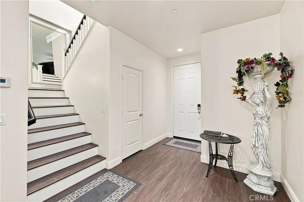 6111 Peregrine Drive Jurupa Valley, CA 91752