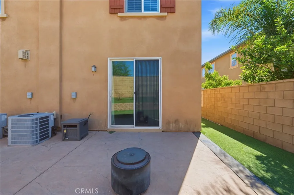 6111 Peregrine Drive Jurupa Valley, CA 91752