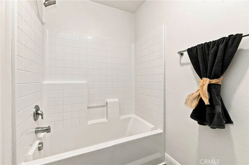 6111 Peregrine Drive Jurupa Valley, CA 91752