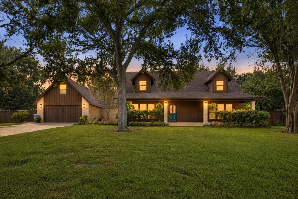 221 Montwood Seguin, TX 78155