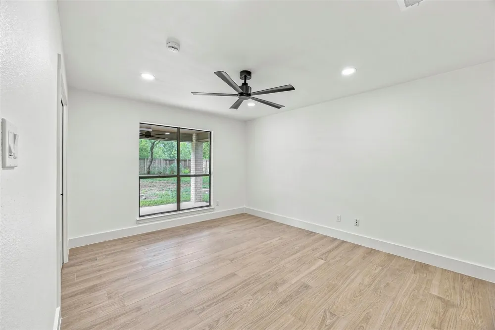 221 Montwood Seguin, TX 78155