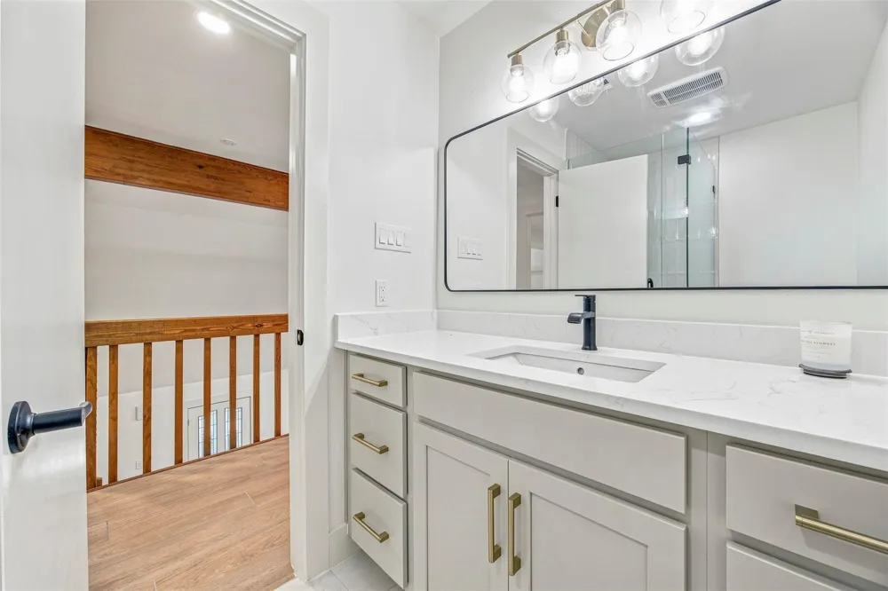 221 Montwood Seguin, TX 78155