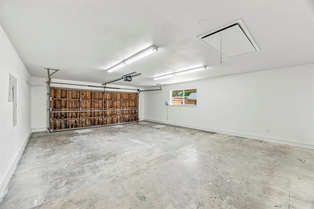 221 Montwood Seguin, TX 78155