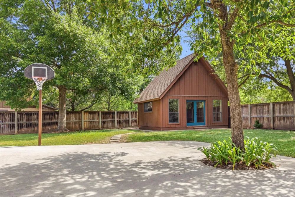 221 Montwood Seguin, TX 78155