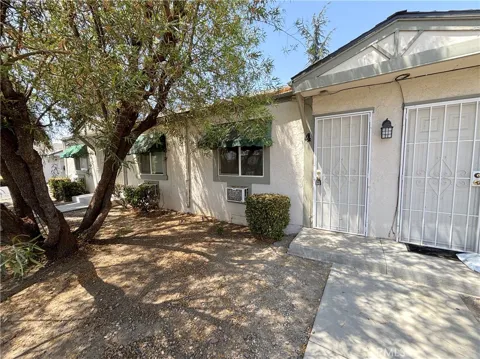 952 E 10th Street #4