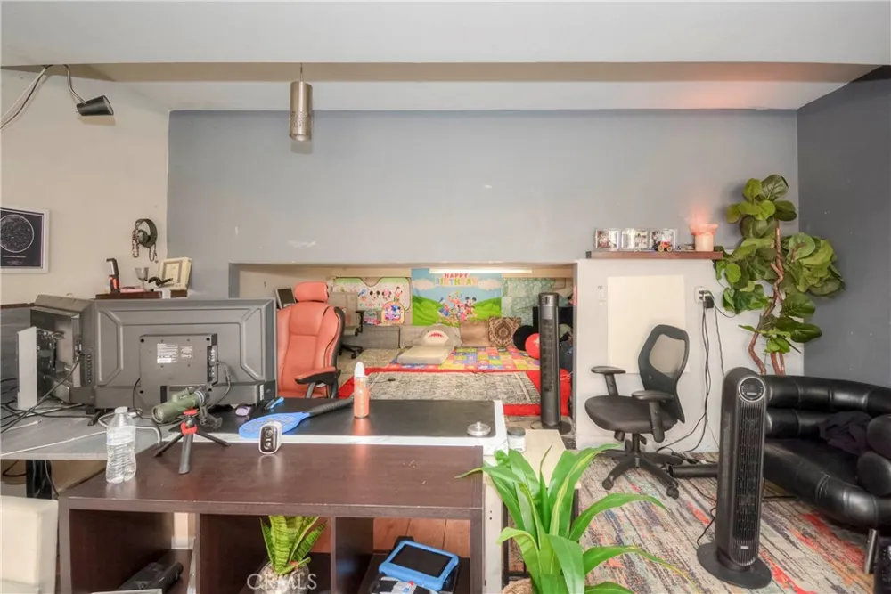 4445 Owens Corona, CA 92883