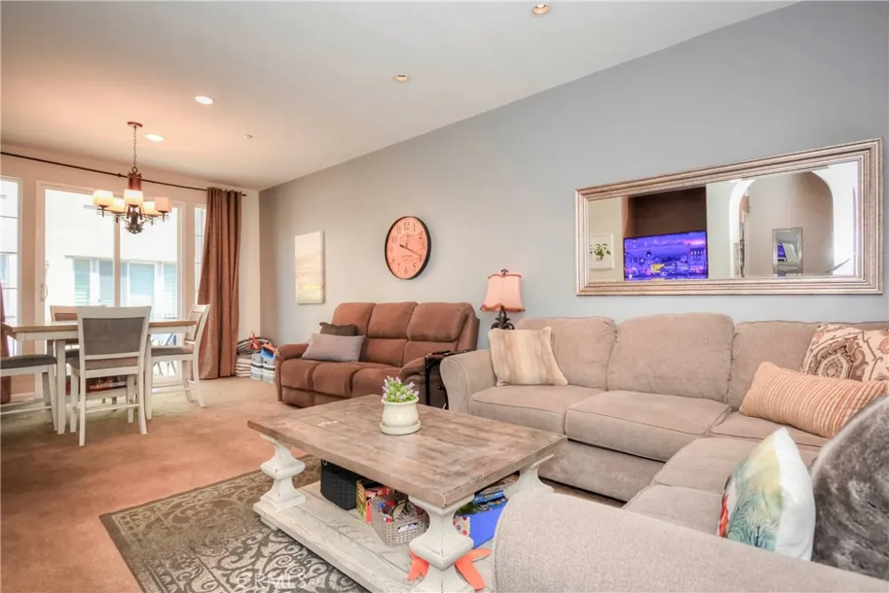 4445 Owens Corona, CA 92883