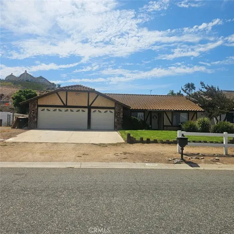 2280 Alhambra