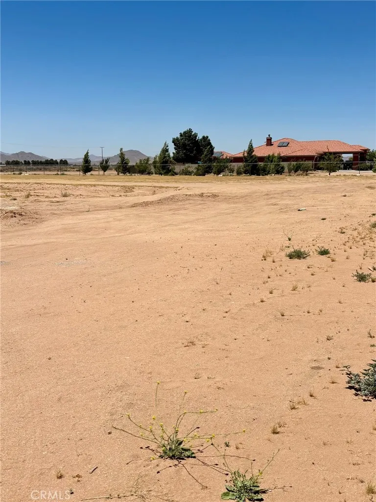 13928 Patomac Road Apple Valley, CA 92307