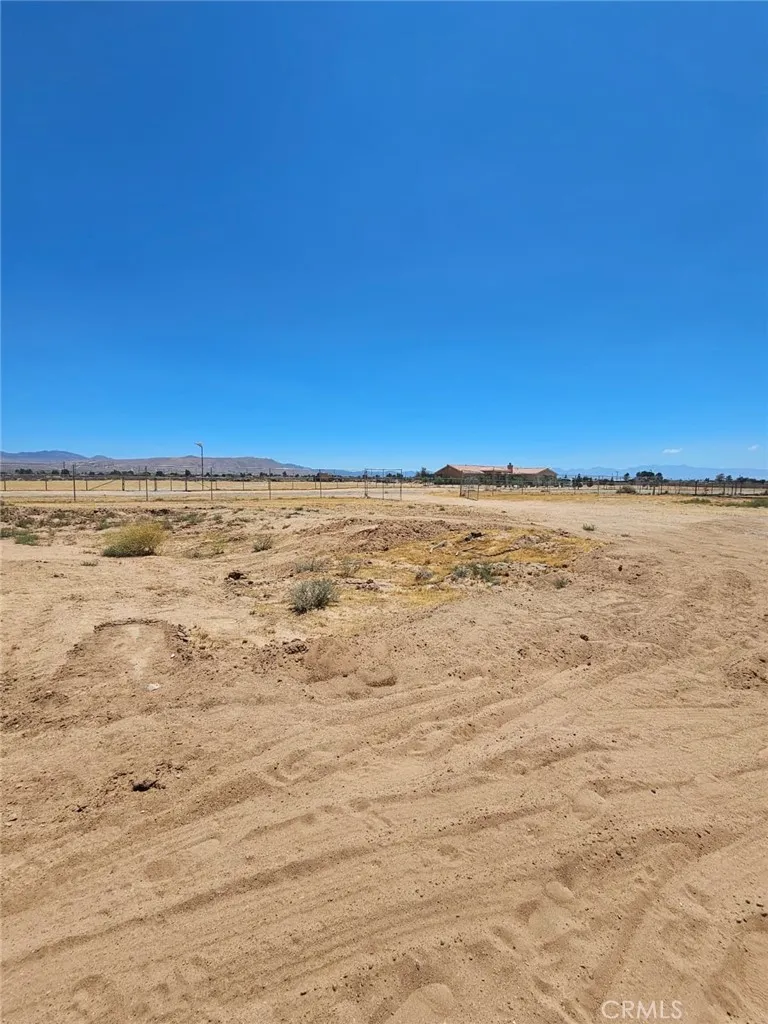 13928 Patomac Road Apple Valley, CA 92307