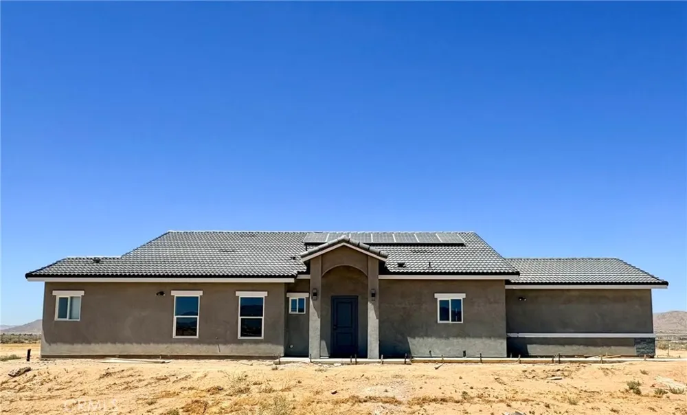 13928 Patomac Road Apple Valley, CA 92307
