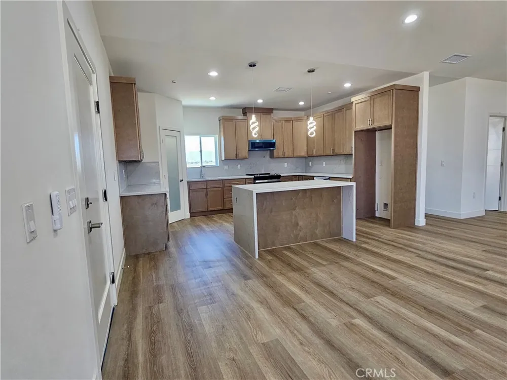 13928 Patomac Road Apple Valley, CA 92307