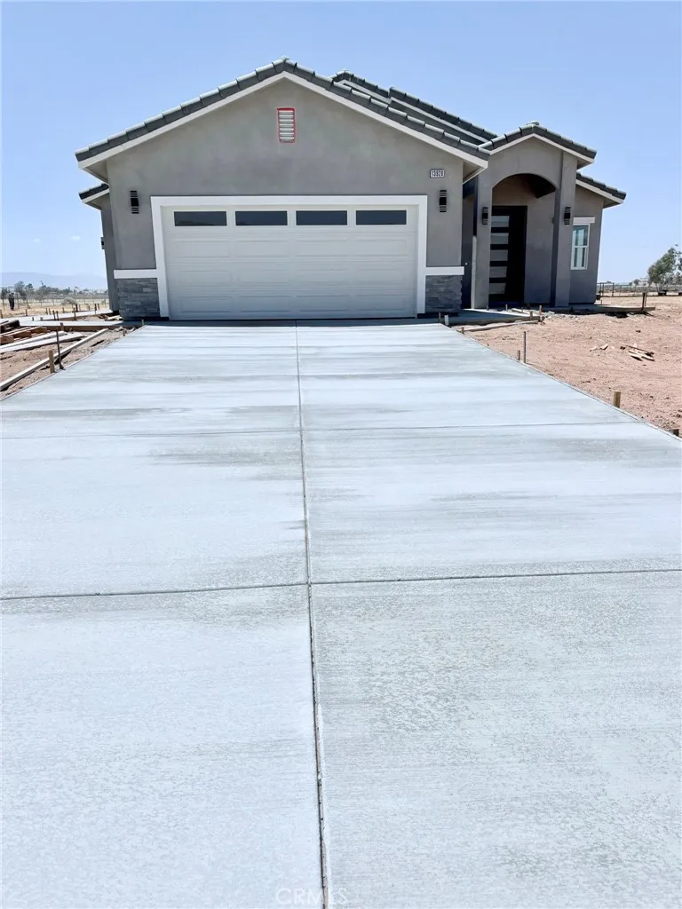 13928 Patomac Road Apple Valley, CA 92307