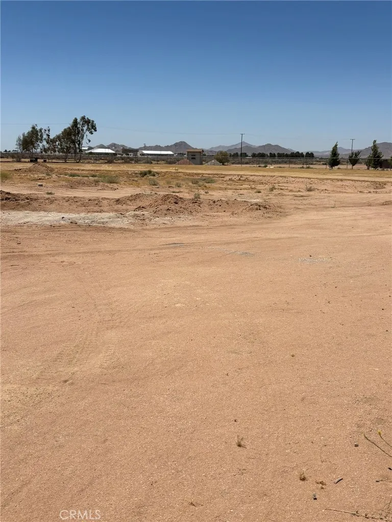 13928 Patomac Road Apple Valley, CA 92307