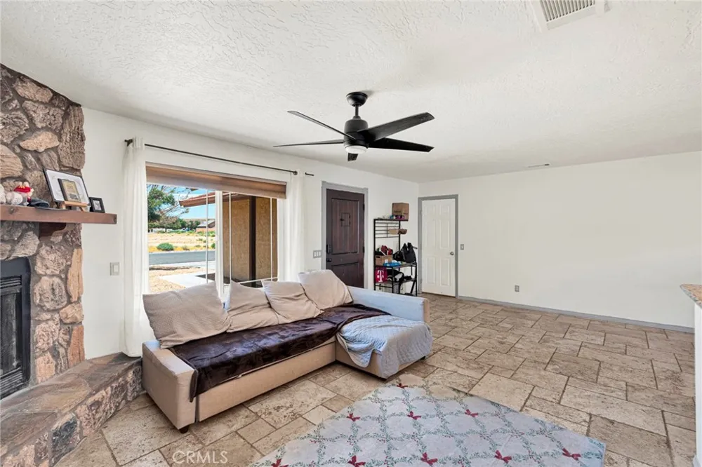 26681 Topsail Lane Helendale, CA 92342