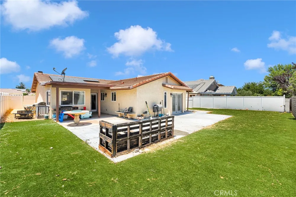 26681 Topsail Lane Helendale, CA 92342
