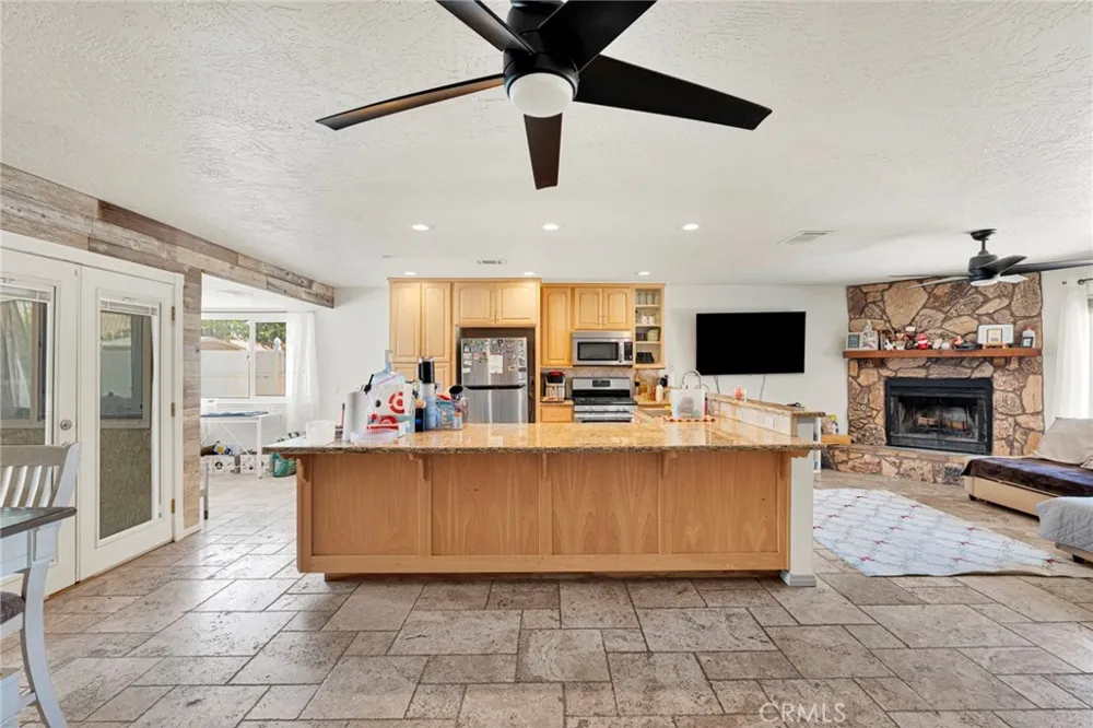 26681 Topsail Lane Helendale, CA 92342